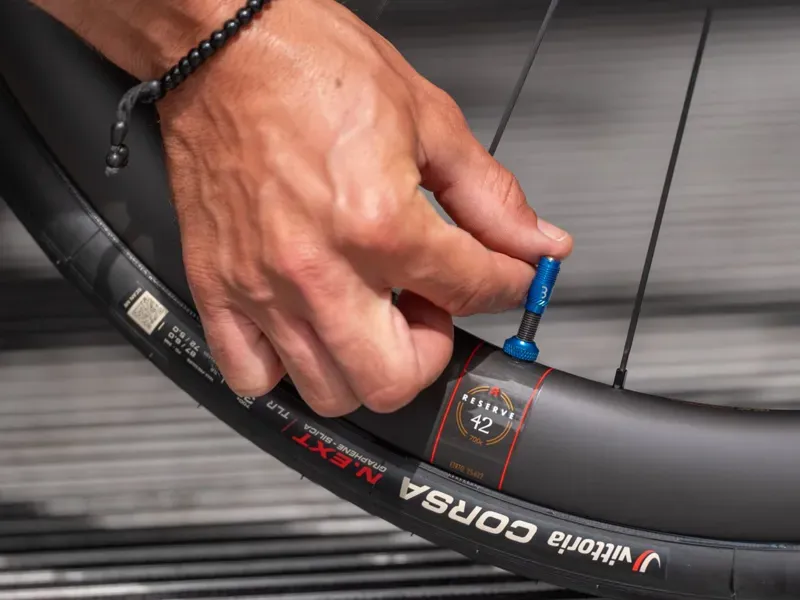 BBB BTI-165 CoreCap Valve Cap 2-piece Set in Blue