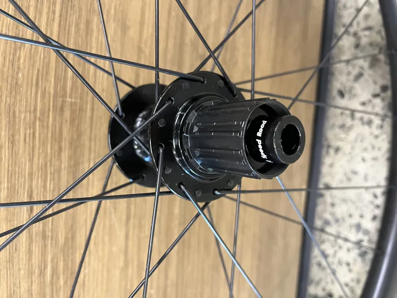 Giant CRX2 Wheelset plus Cadex 700x40 Tubeless Tyres-1