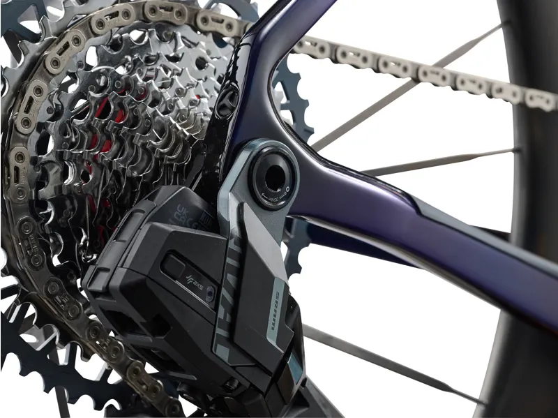 2027 Giant Revolt Advanced SL 2 Deep Lagoon-5